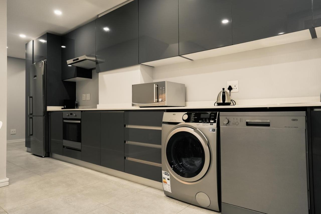 Reserved Suites Illovo Johannesburg Dış mekan fotoğraf